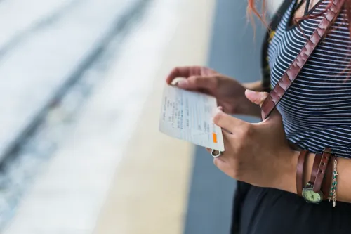 Conheça e faça a Simpatia do cheque da abundância para arrumar a vida