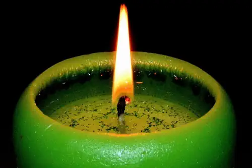 Conheça alguns rituais com velas verdes