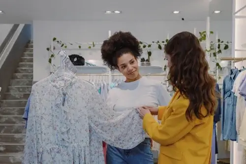 Veja mais sobre Signos que adoram gastar dinheiro em roupas