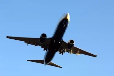 Veja mais sobre Sonhar com avião caindo: significado do sonho