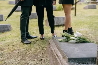 Revelando os significados de sonhar com alguém que já faleceu