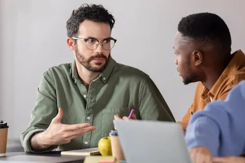linguagem corporal que você precisa conhecer, que é uma forma de comunicação do nosso corpo, relacionada à maneira como ele se expressa.