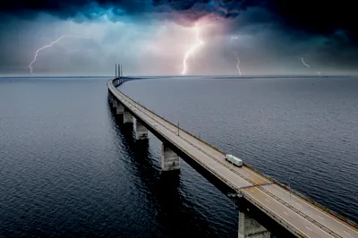 O que sonhar em atravessar uma ponte sobre o mar pode significar?