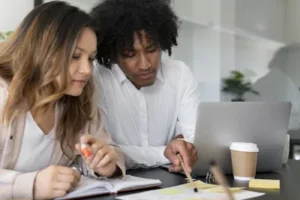 Dupla imbatível: esses 6 pares de signos do zodíaco funcionam melhor em equipe