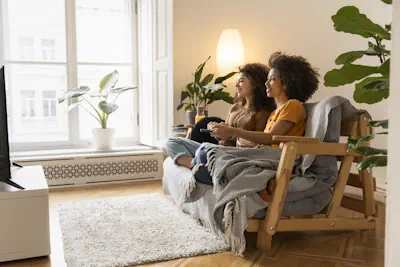 Morar Juntos? Descubra Como é Dividir o Lar com Cada Signo do Zodíaco