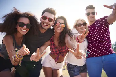 Como Mercúrio em Escorpião atua em cada um dos 12 signos