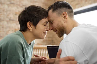 Câncer e Virgem combinam? profundidade emocional com praticidade