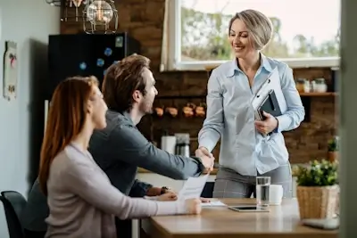 Descubra como a Lua Minguante em Sagitário influencia o seu signo