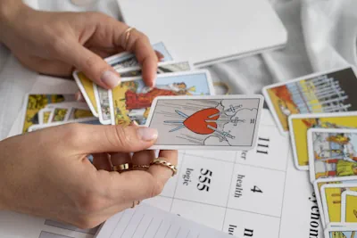 Horóscopo de tarô para abril de 2026: Previsões por signo