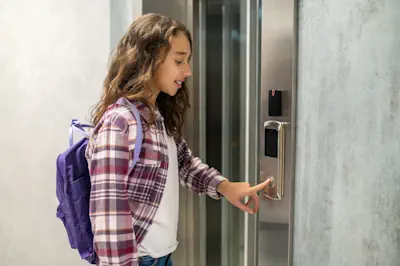 O que significa sonhar com elevador? Interpretação geral