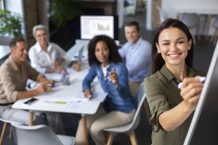 Peixes no trabalho: Veja os pontos fortes e os desafios deste signo