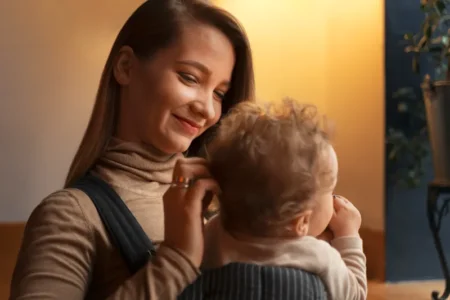 Escorpião como mãe: Apaixonada, protetora e intuitiva