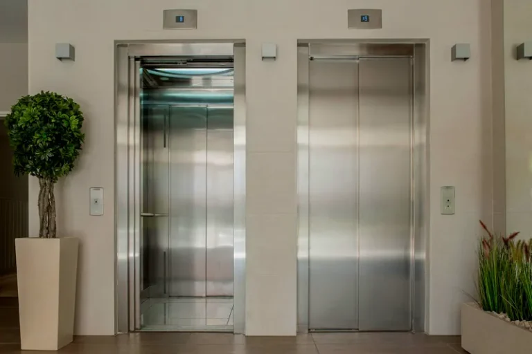 Sonhar com elevador: Descubra o que seu subconsciente revela