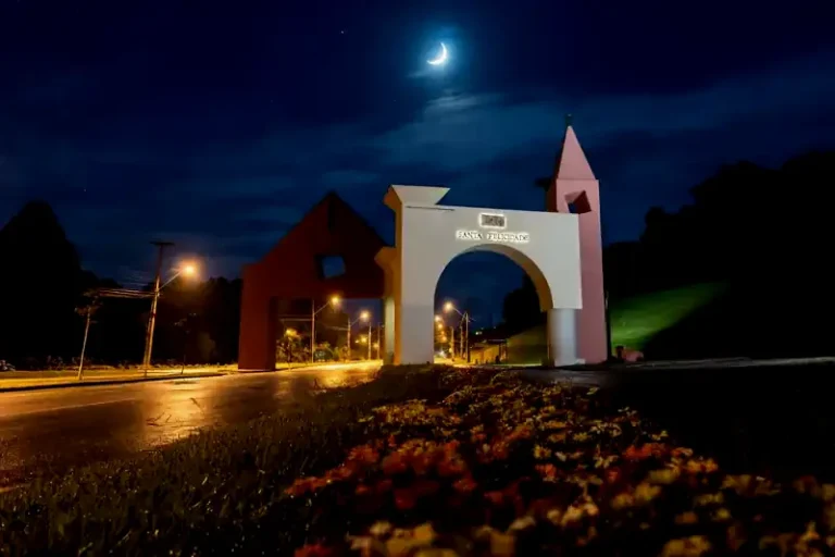 Lua Crescente: o simbolismo, as práticas e os rituais para aproveitar nesta fase