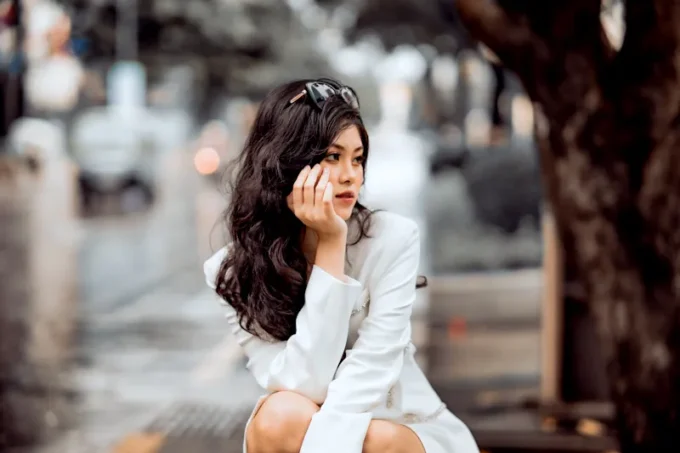 O que o silêncio feminino revela em cada signo do zodíaco?