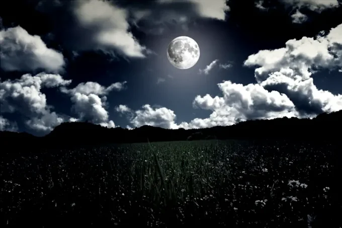 Como a lua cheia e o eclipse lunar parcial em peixes age nos signos